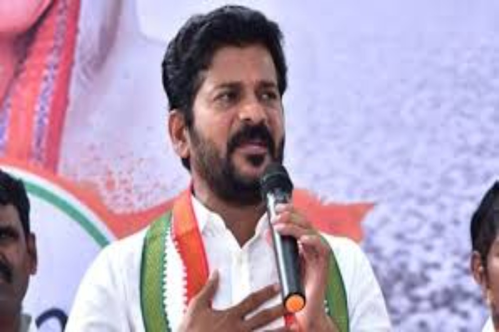 राष्ट्रीय संरक्षण निधीसाठी तेलंगणाचे मुख्यमंत्री रेवंथ रेड्डी देणार महिन्याचे वेतन